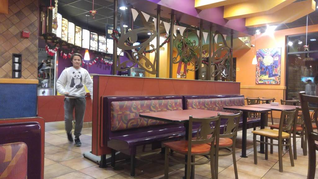 Taco Bell | meal takeaway | 306 W Rollins Rd, Round Lake Beach, IL 60073, USA | 8475468220 OR +1 847-546-8220