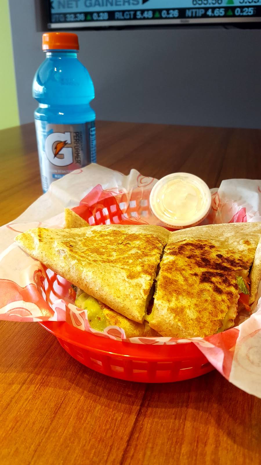 Quesada Burritos & Tacos | restaurant | 331 Bayfield St #3, Barrie, ON L4M 3C2, Canada | 7055038226 OR +1 705-503-8226