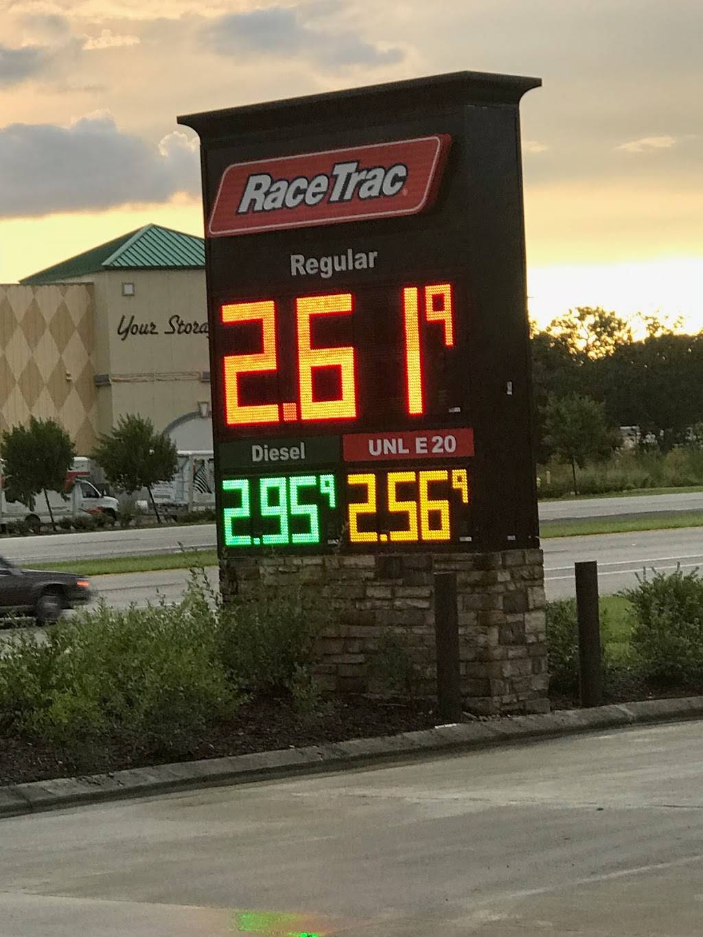 RaceTrac | bakery | 16900 N Cleveland Ave, North Fort Myers, FL 33903, USA | 2399950325 OR +1 239-995-0325