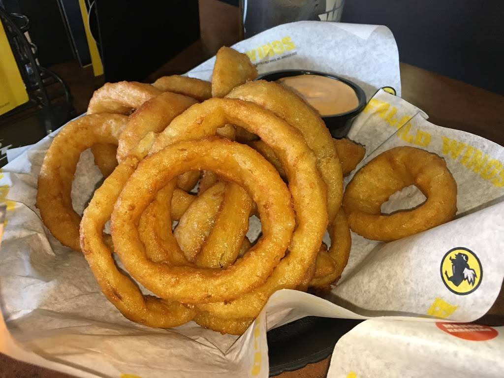 Buffalo Wild Wings | meal takeaway | 501 Stanton Christiana Rd, Christiana, DE 19702, USA | 3029999211 OR +1 302-999-9211