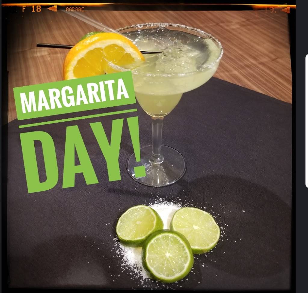 River City Grille | restaurant | 26300 Harvard Rd, Warrensville Heights, OH 44122, USA | 2163789191 OR +1 216-378-9191