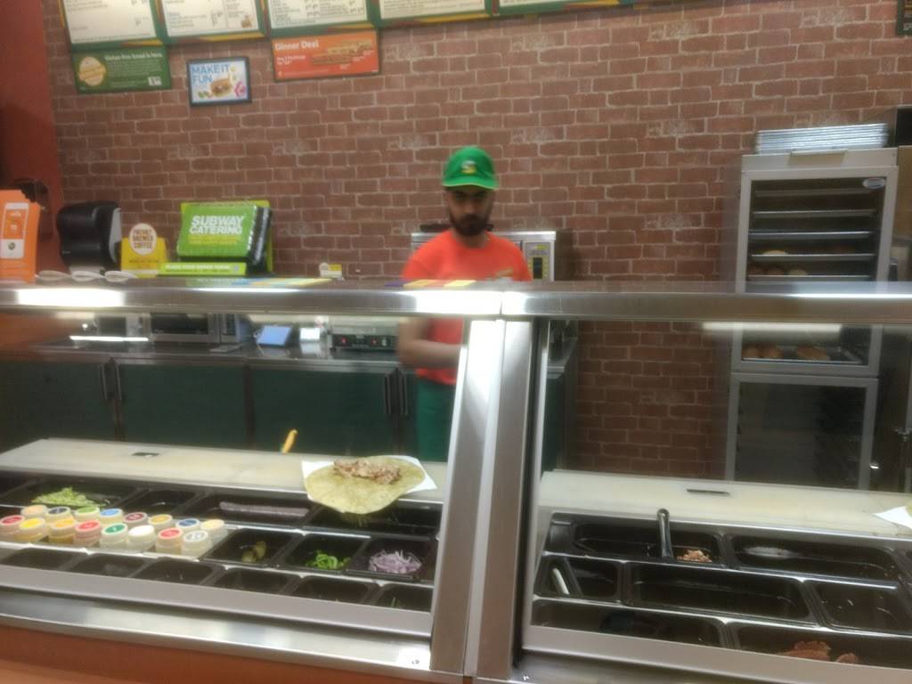 Subway | restaurant | 8865 Yonge St Unit B-5, Richmond Hill, ON L4C 6Z1, Canada | 9058892384 OR +1 905-889-2384