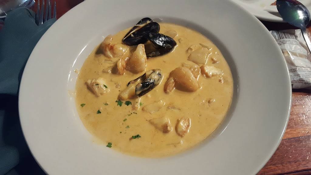 Traditions | restaurant | 162 Main St, Saco, ME 04072, USA | 2072826661 OR +1 207-282-6661