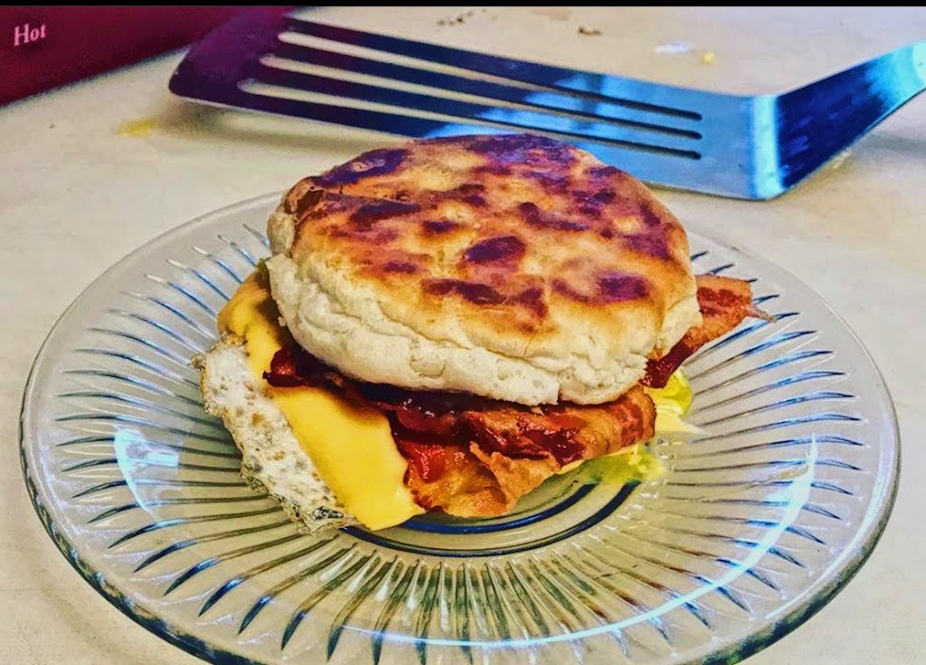 Helen’s Bistro and Bakery | restaurant | 33 W Beauregard Ave, San Angelo, TX 76903, USA | 3252128255 OR +1 325-212-8255