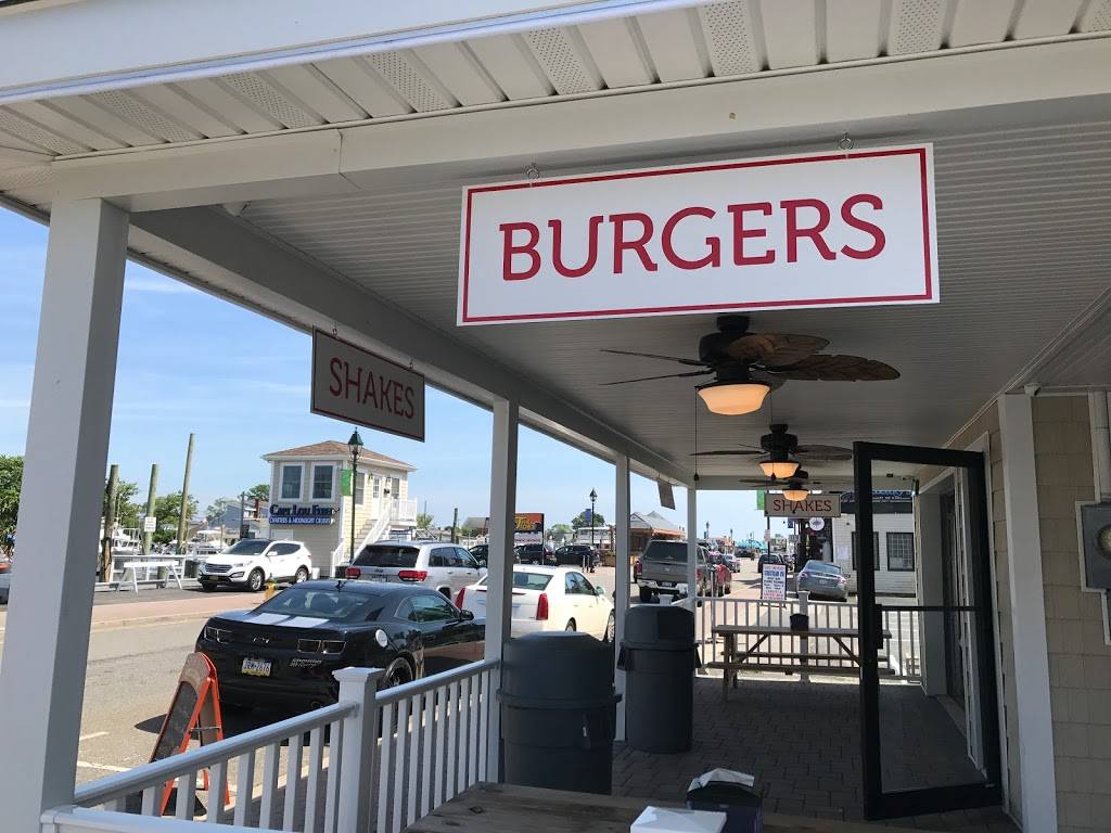 Burger on the Mile | restaurant | 28 Woodcleft Ave, Freeport, NY 11520, USA | 5167712874 OR +1 516-771-2874