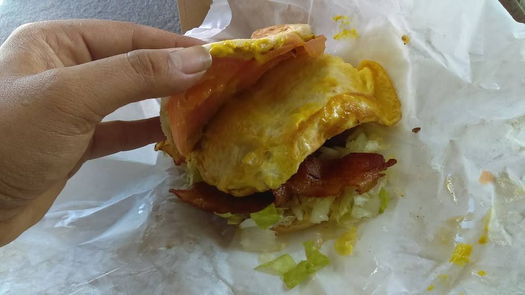 Moms Burgers | restaurant | 336 W Alondra Blvd, Compton, CA 90220, USA | 3106326622 OR +1 310-632-6622