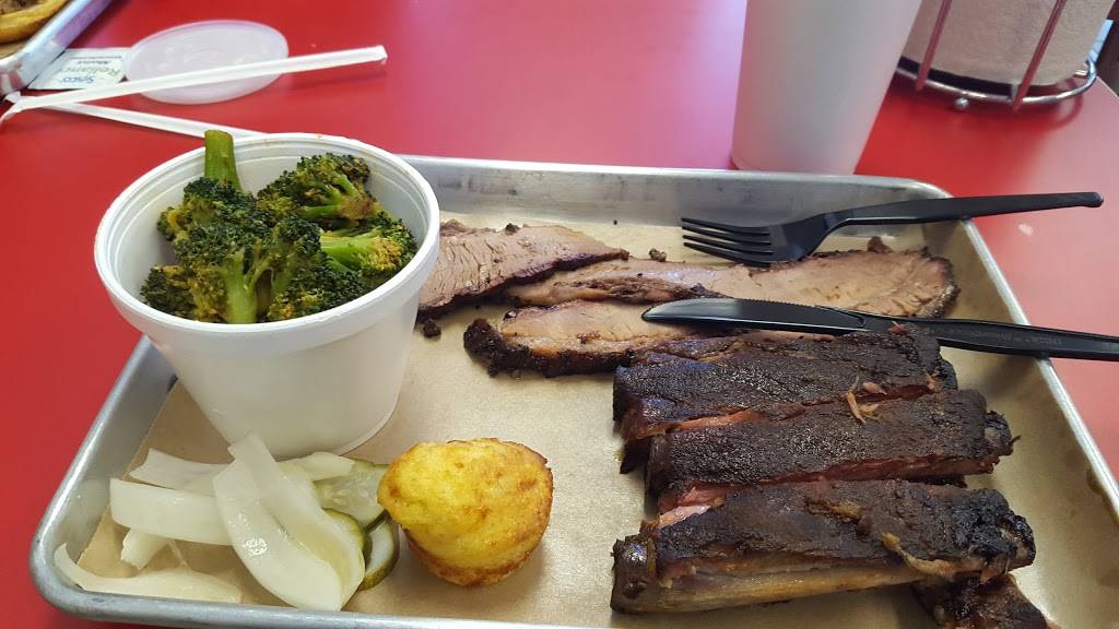 Naked BBQ | restaurant | 2340 W Bell Rd, Phoenix, AZ 85023, USA | 6024394227 OR +1 602-439-4227