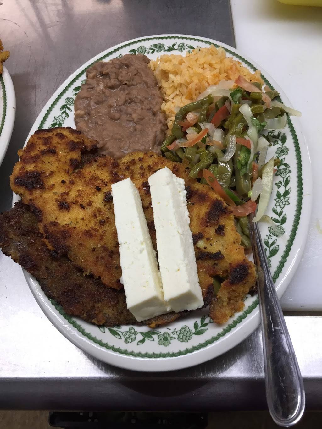 La Michoacana | restaurant | 330 Central Ave, Lake Station, IN 46405, USA | 2199631505 OR +1 219-963-1505