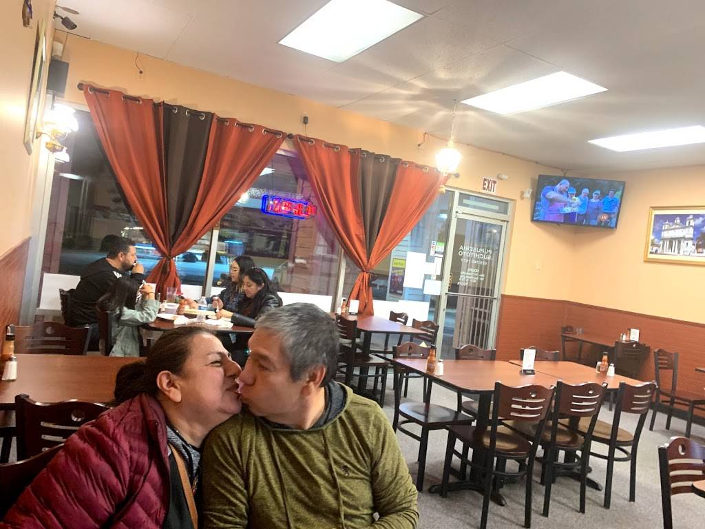 Pupuseria Suchitoto | restaurant | 14007 Hwy 99, Lynnwood, WA 98087, USA | 4257457577 OR +1 425-745-7577