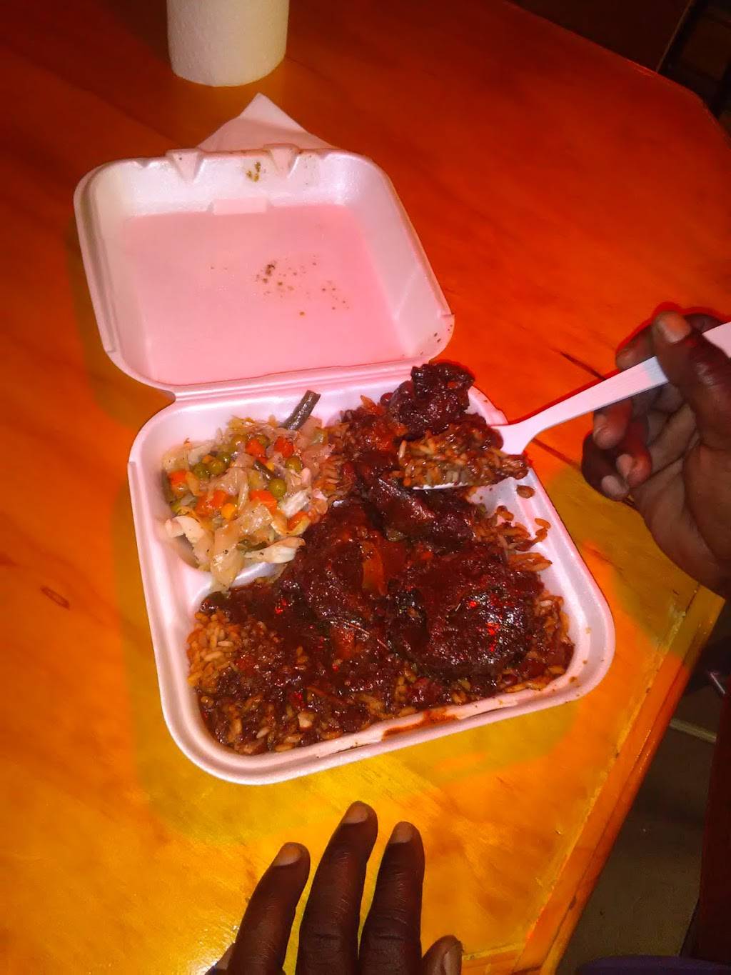 B & B Caribbean | restaurant | 4501 Dorsey Ave, North Charleston, SC 29405, USA | 8432251058 OR +1 843-225-1058