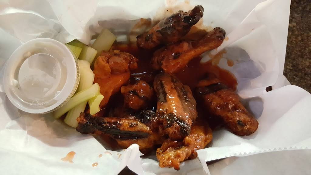 Pheasant Bar and Grill | night club | 13909 S Plaza, Omaha, NE 68137, USA | 4028953311 OR +1 402-895-3311