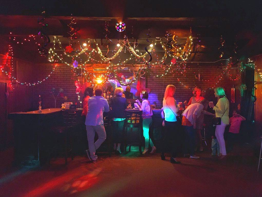 Wildwood Bowling Center | meal takeaway | 3951 Lake Ave, Riverhead, NY 11901, USA | 6317276622 OR +1 631-727-6622