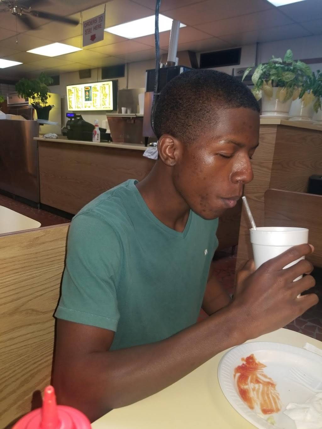 Clock Drive-In | restaurant | 1801 Easley Bridge Rd, Greenville, SC 29611, USA | 8642951708 OR +1 864-295-1708