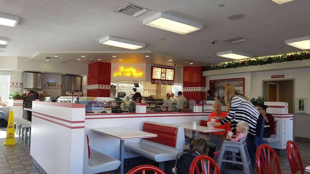 In-N-Out Burger | restaurant | 949 Veterans Blvd, Redwood City, CA 94063, USA | 8007861000 OR +1 800-786-1000