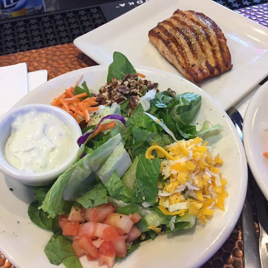 Bostons Restaurant & Sports Bar | restaurant | 2501 E Lamar Blvd, Arlington, TX 76006, USA | 8176337773 OR +1 817-633-7773