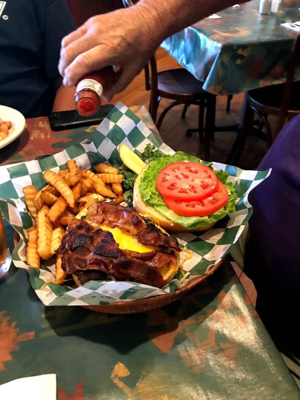 Ernies Restaurant | restaurant | 1010 John Randolph Blvd, South Boston, VA 24592, USA | 4345723423 OR +1 434-572-3423