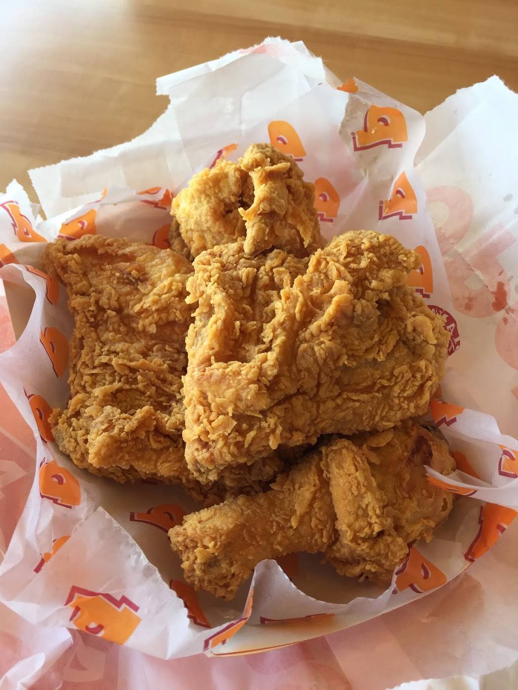 Popeyes Louisiana Kitchen | restaurant | 300 W Compton Blvd, Compton, CA 90220, USA | 3106698417 OR +1 310-669-8417