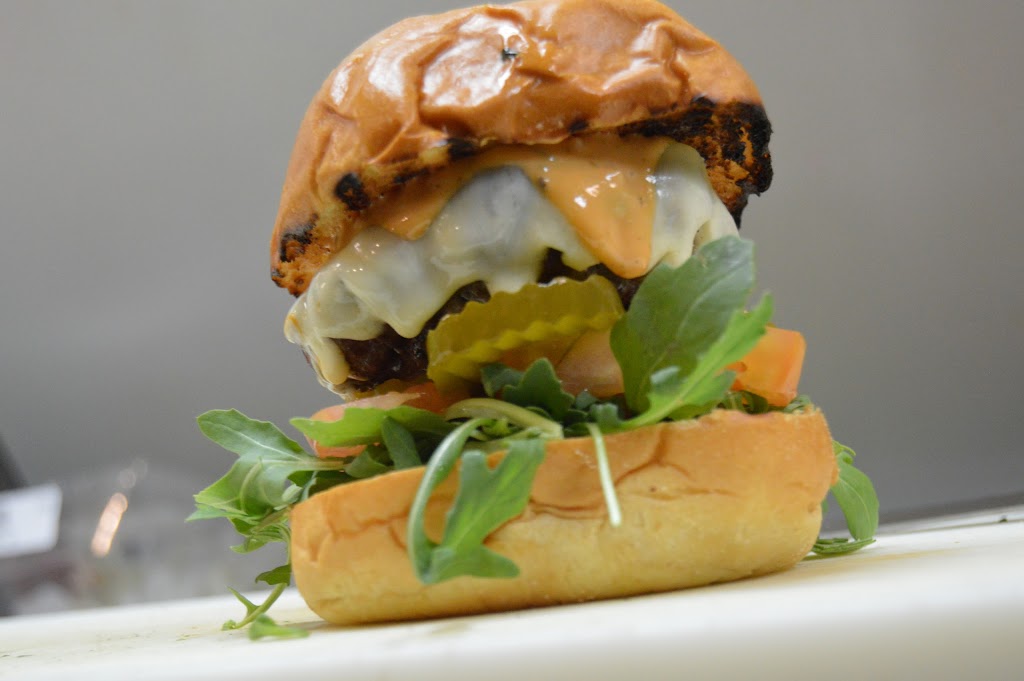 Three12 Sports Lounge | restaurant | 312 Market St, Philadelphia, PA 19106, USA | 2158639662 OR +1 215-863-9662