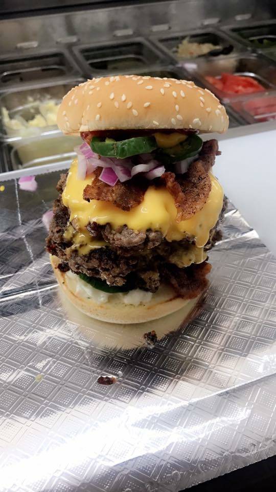 Island Burgers & Bites | restaurant | 111 Carl Winner Dr, Carolina Beach, NC 28428, USA | 9104586217 OR +1 910-458-6217