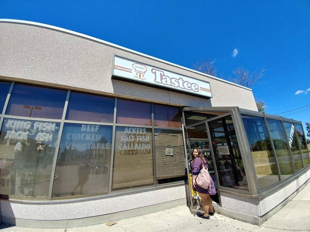 Georges Tastee Foods | restaurant | 20 Norfinch Dr, North York, ON M3N 1X1, Canada | 4167366868 OR +1 416-736-6868