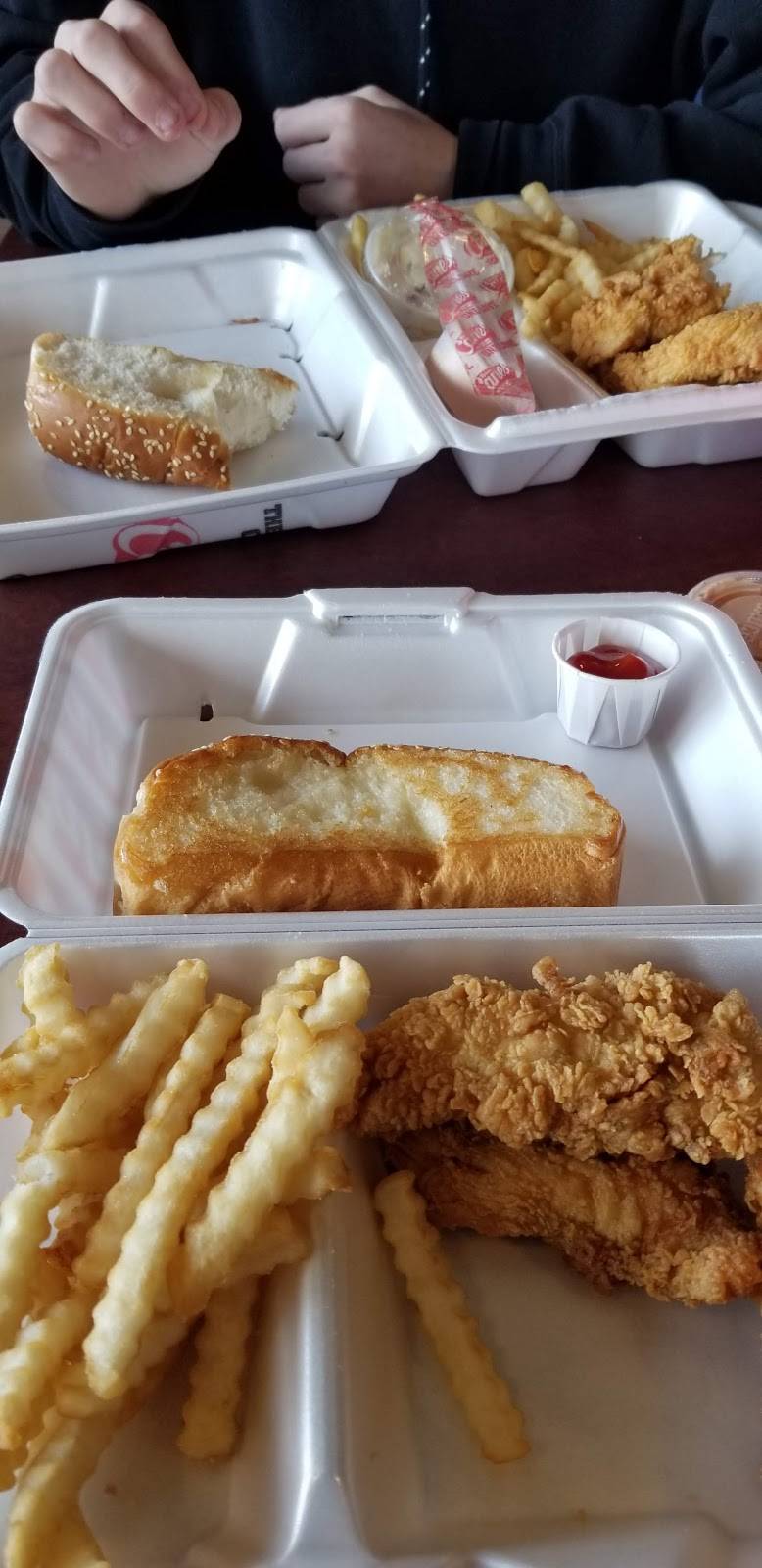Raising Canes Chicken Fingers | meal takeaway | 4384 Indian Ripple Rd, Beavercreek, OH 45440, USA | 9373067833 OR +1 937-306-7833