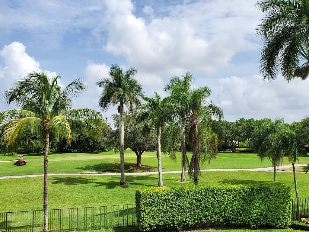 The Club at Weston Hills | restaurant | 2600 Country Club Way, Weston, FL 33332, USA | 9543844600 OR +1 954-384-4600