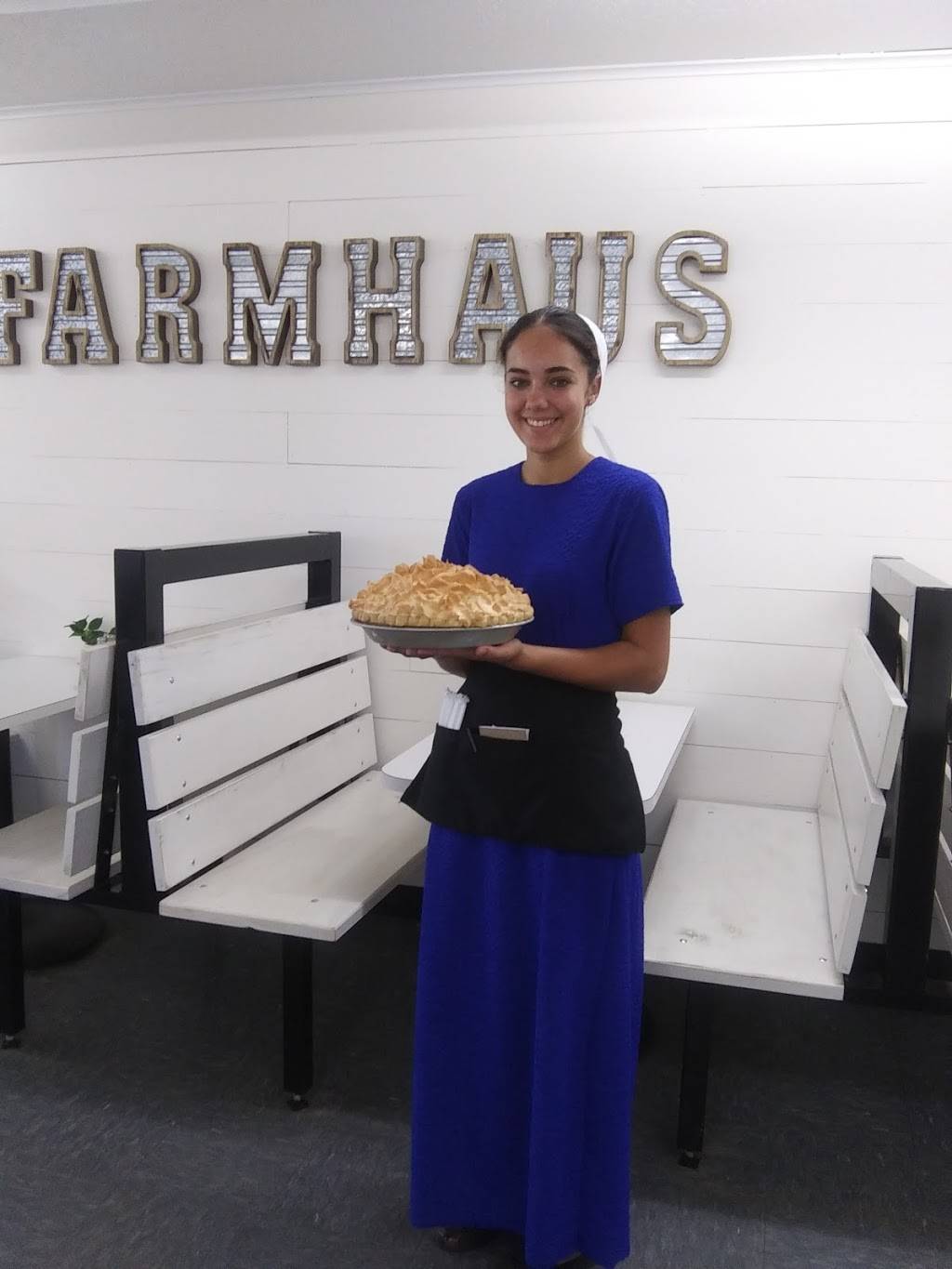 Newcastle Farmhaus | restaurant | 32381 US-36, Walhonding, OH 43843, USA | 7408244624 OR +1 740-824-4624