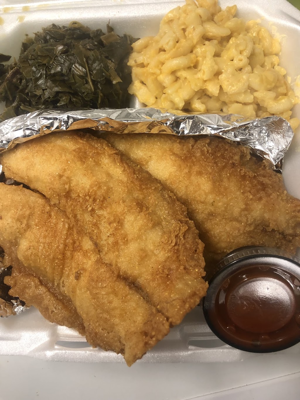 BIG DZZ HOUSE BBQ | restaurant | 144 N Canton Rd, Akron, OH 44305, USA | 3309420229 OR +1 330-942-0229