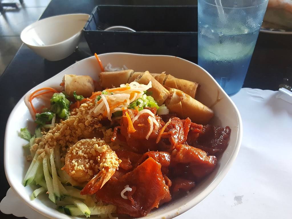 Pho Vina | restaurant | 281 S Thomas St, Pomona, CA 91766, USA | 9098656777 OR +1 909-865-6777