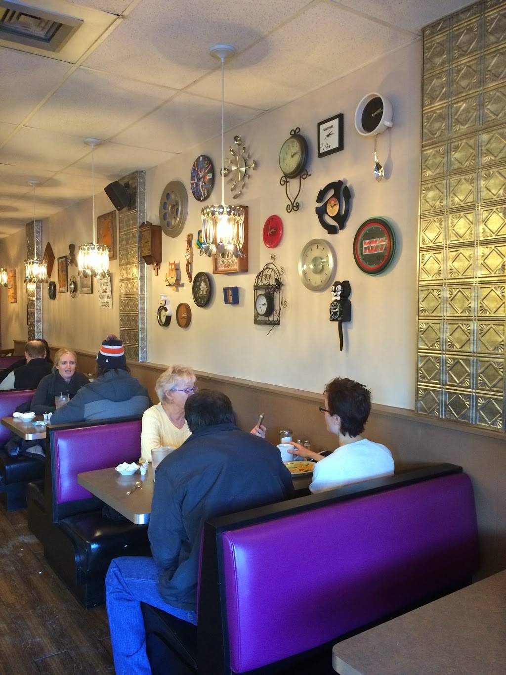 Coco Fairfields | restaurant | 2959 Twelve Mile Rd, Berkley, MI 48072, USA | 2483992626 OR +1 248-399-2626