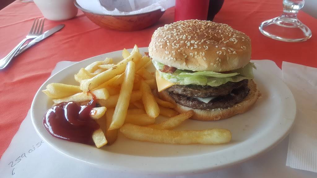 Juniors | restaurant | Carretera a la Bufadora Km 8, Punta Banda, 22793 Ensenada, B.C., Mexico | 016461542621 OR +52 646 154 2621