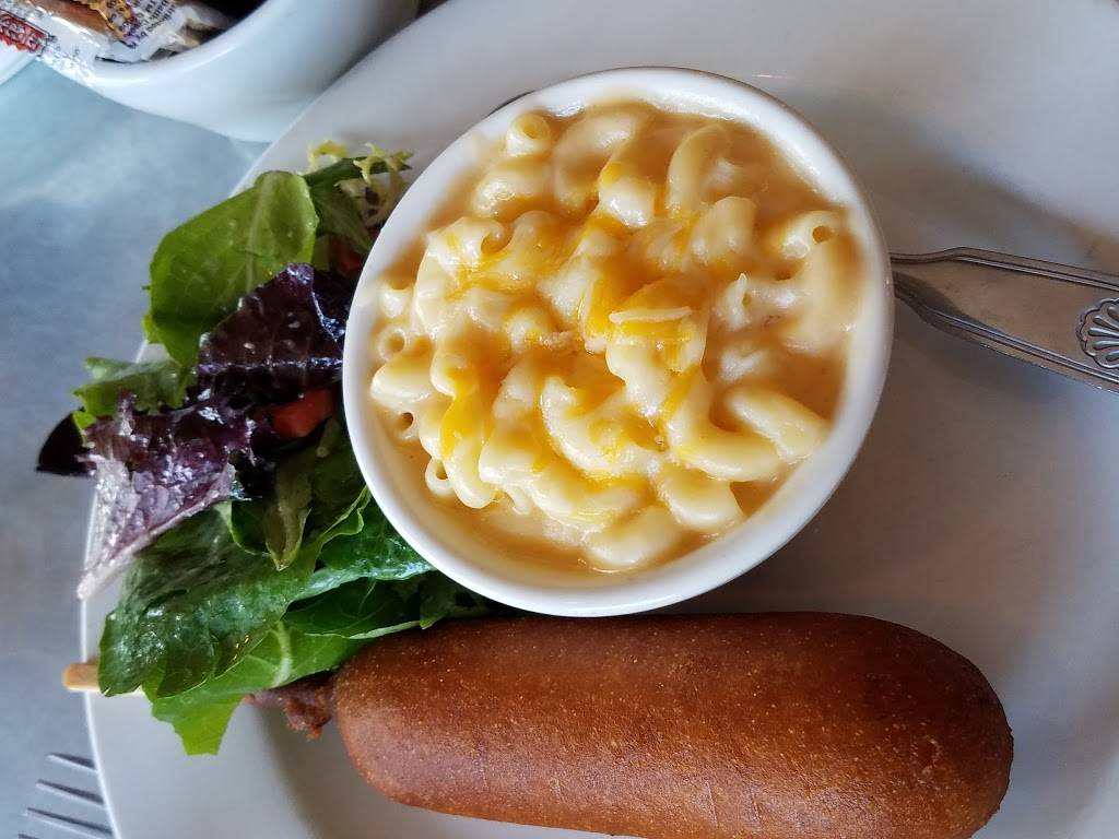 CHOMP Burgers, Fries, Shakes | restaurant | 1693 Mission Dr, Solvang, CA 93463, USA | 8056887733 OR +1 805-688-7733