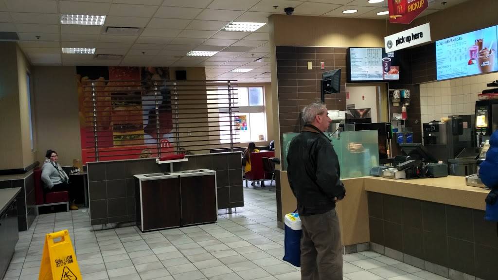 McDonalds | cafe | 1375 Baseline Rd, Ottawa, ON K2C 3G1, Canada | 6132257563 OR +1 613-225-7563