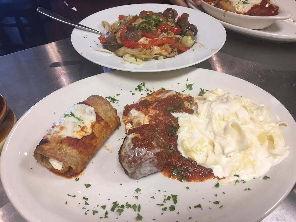 Robertos | restaurant | 2468 Burnsed Blvd, The Villages, FL 32163, USA | 3526261059 OR +1 352-626-1059