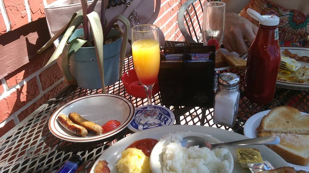 Garden Grille Cafe | restaurant | 8425 W Hillsborough Ave, Tampa, FL 33615, USA | 8139015660 OR +1 813-901-5660