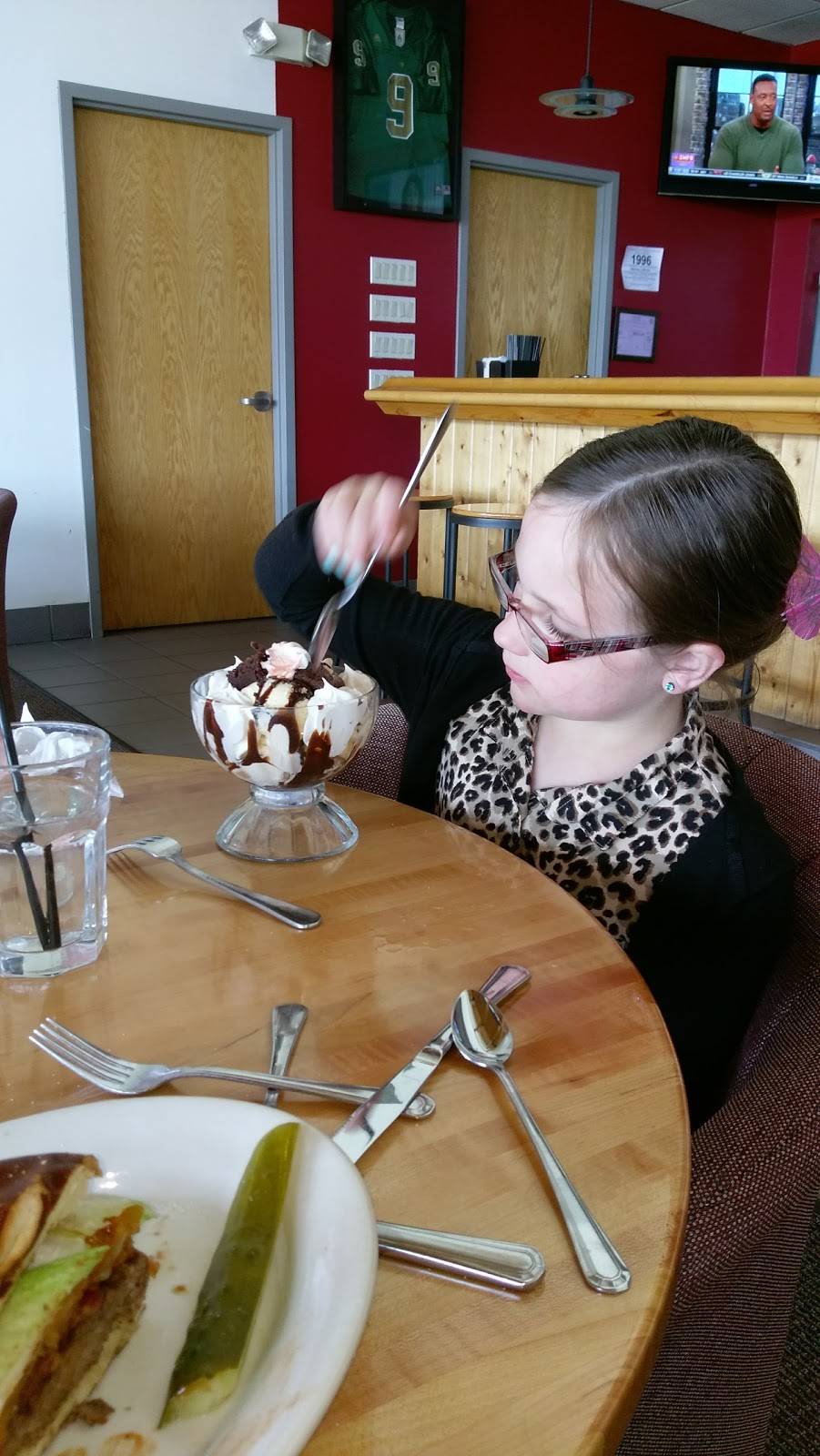 Cadillac Grill | restaurant | 7839 46 1/2 Rd, Cadillac, MI 49601, USA | 2317793663 OR +1 231-779-3663