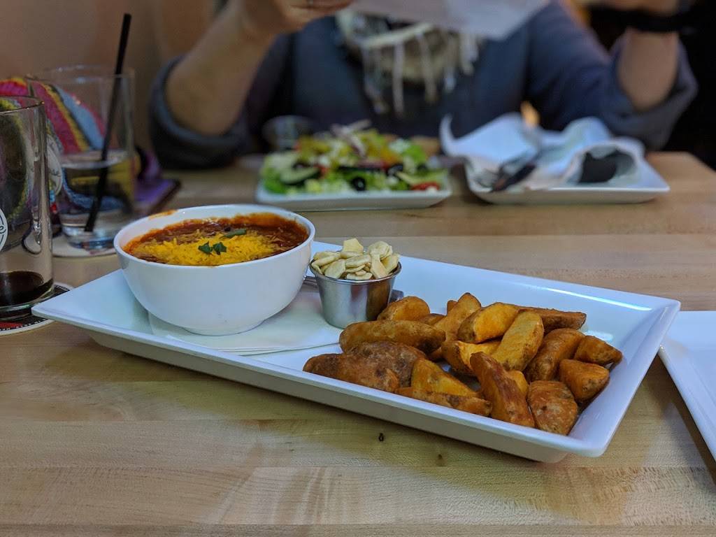 Flying Horse Taproom | restaurant | 600 E 63rd St #100, Kansas City, MO 64110, USA | 8164440772 OR +1 816-444-0772