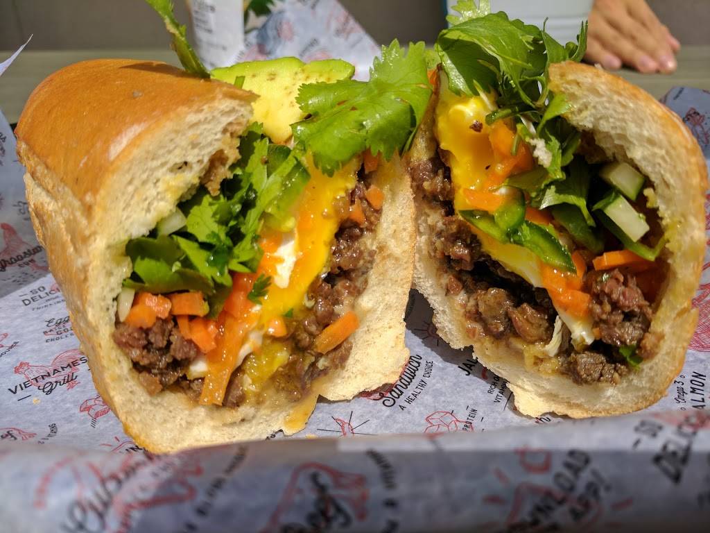 Roostar Vietnamese Grill Galleria | restaurant | 5551 Richmond Ave, Houston, TX 77056, USA | 8327673319 OR +1 832-767-3319