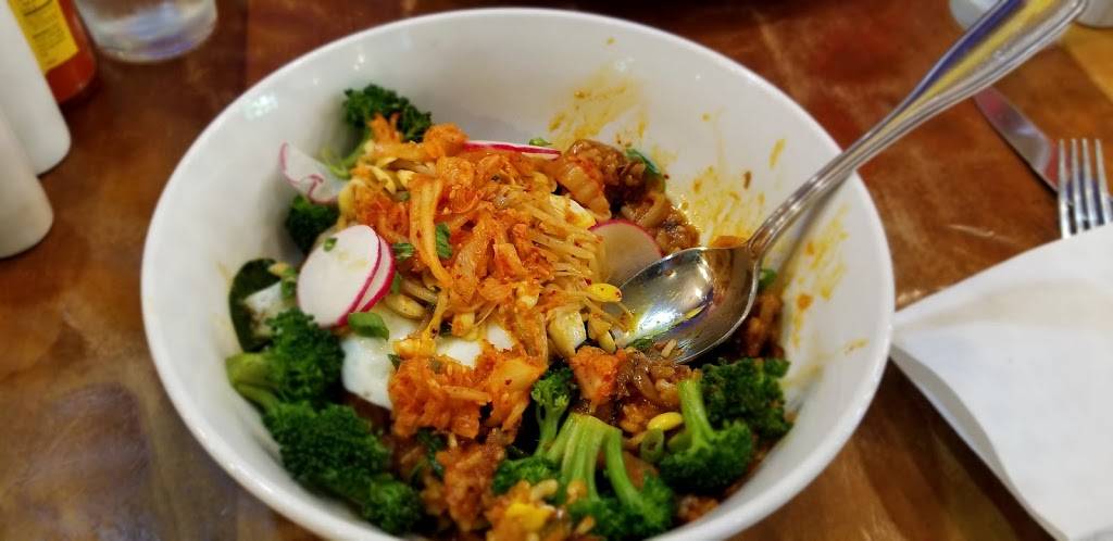 Simple Cafe Milwaukee | restaurant | 2124 N Farwell Ave, Milwaukee, WI 53202, USA | 4142712124 OR +1 414-271-2124