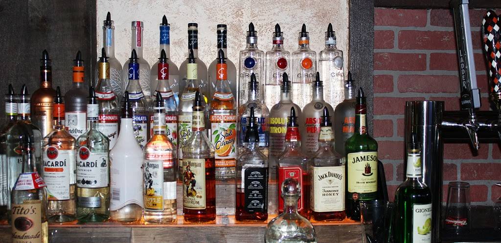 RC Dugans Craft Beer & Wing House | night club | 2314 Hempstead Turnpike, East Meadow, NY 11554, USA | 5165200325 OR +1 516-520-0325