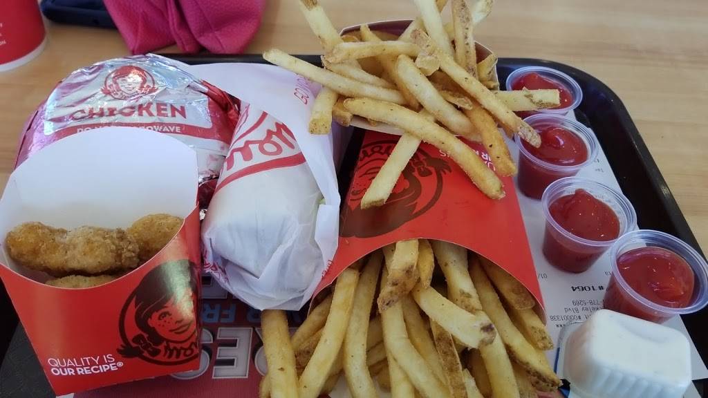 Wendys | restaurant | 108 N Berkeley Blvd, Goldsboro, NC 27534, USA | 9197785269 OR +1 919-778-5269