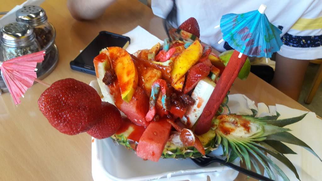 Las Chicas Fresas | restaurant | 246 S Towne Ave, Pomona, CA 91766, USA | 9094613240 OR +1 909-461-3240