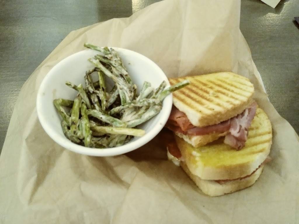 North Street Press Club | restaurant | 127 North St, Farmville, VA 23901, USA | 4343929444 OR +1 434-392-9444