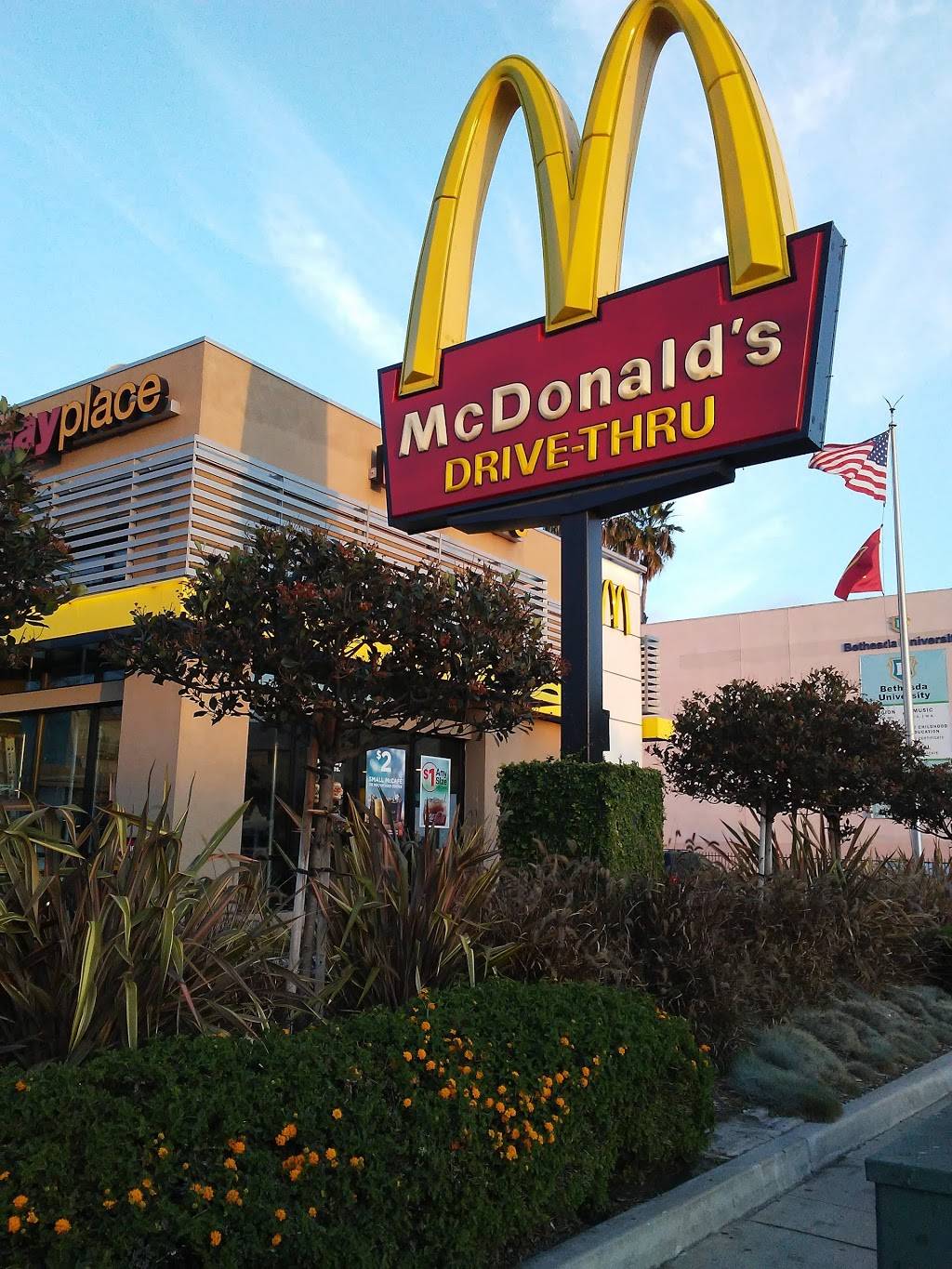 McDonalds | cafe | 740 N Euclid St, Anaheim, CA 92801, USA | 7147767290 OR +1 714-776-7290