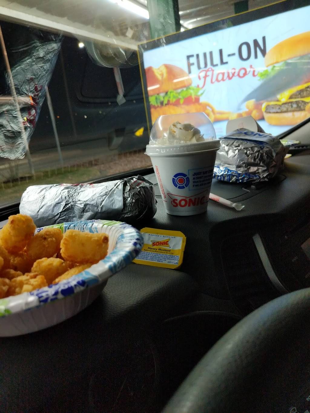 Sonic Drive-In | restaurant | 2053 SW Western Ave, Topeka, KS 66604, USA | 7853577486 OR +1 785-357-7486