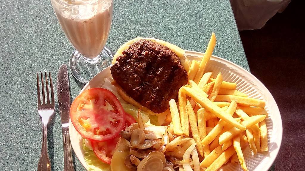 Bedford Cafe | meal takeaway | 1 Bedford Park Blvd, Bronx, NY 10468, USA | 7183653446 OR +1 718-365-3446