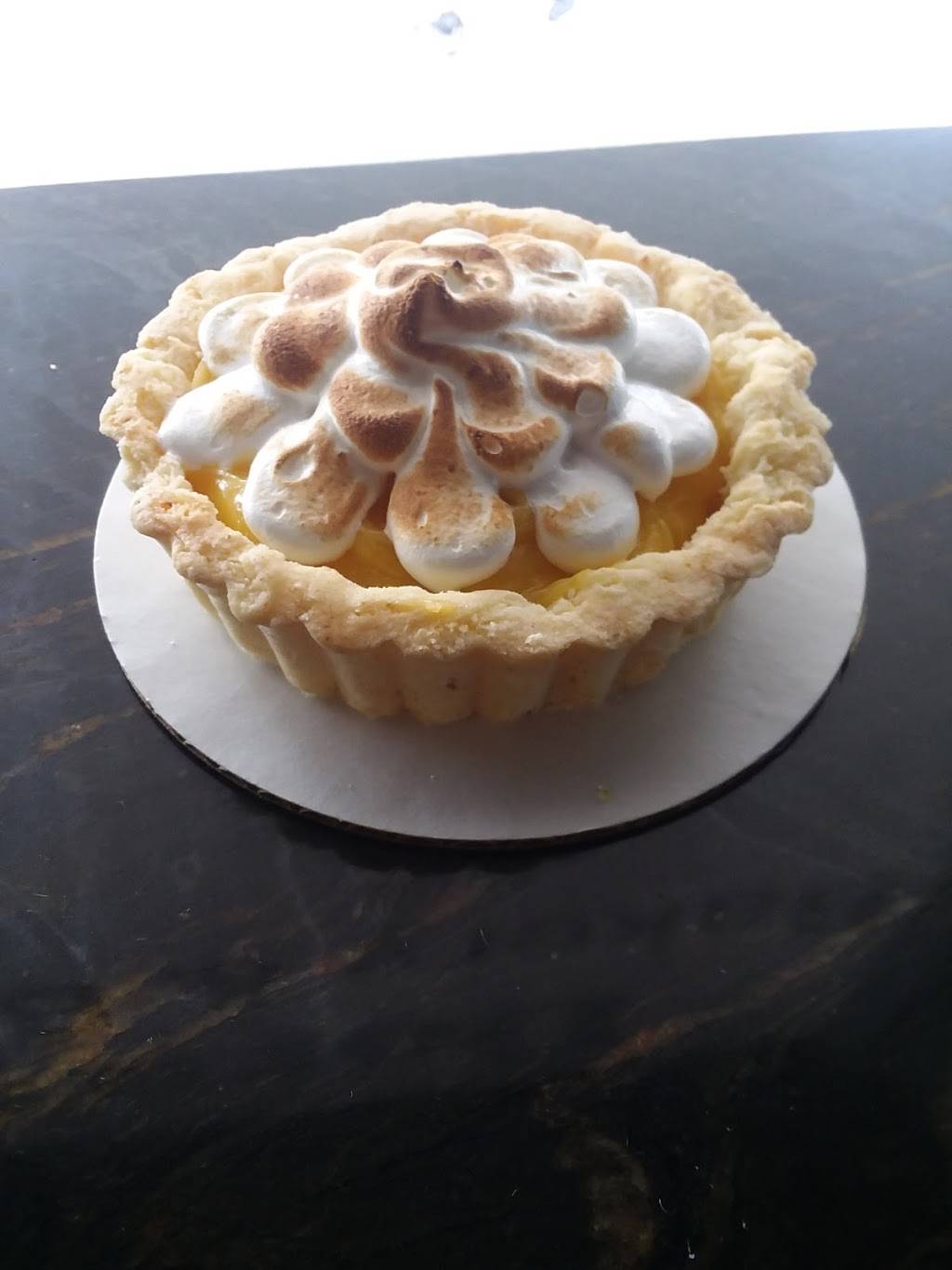 Doras Bakery and Bistro | restaurant | 4702 S Le Jeune Rd, Coral Gables, FL 33146, USA | 3056657818 OR +1 305-665-7818