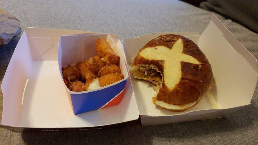 Dairy Queen Grill & Chill | restaurant | 275 Atwood Ave, Cranston, RI 02920, USA | 4012755055 OR +1 401-275-5055