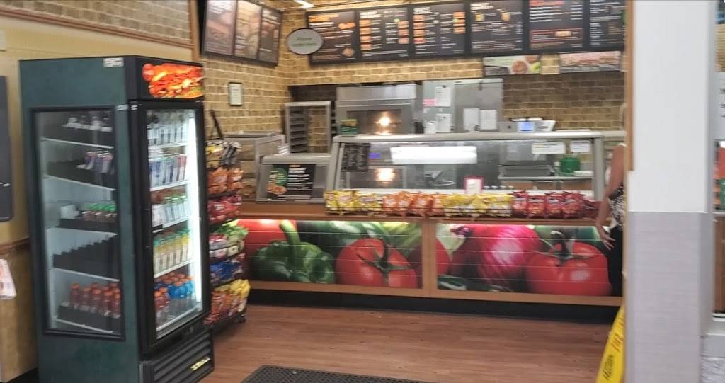 Subway | meal takeaway | 15700 Metcalf Ave, Overland Park, KS 66223, USA | 9138515136 OR +1 913-851-5136