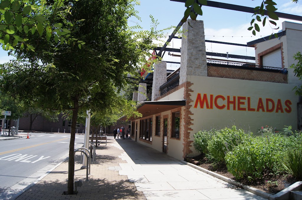 Micheladas Cafe y Cantina | restaurant | 333 E 2nd St, Austin, TX 78701, USA | 5123200300 OR +1 512-320-0300